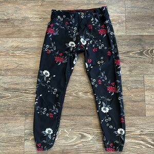 Calvin Klein Women's Size Medium Black Floral Cropped Leggings Yoga Gym Fitness